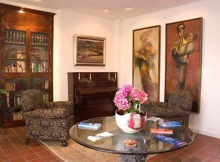 Maestre Hotel *