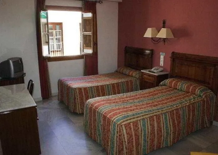 Maestre Готель *